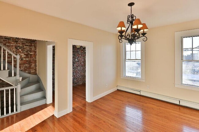 Photo - 82 Bremen St Unit 2