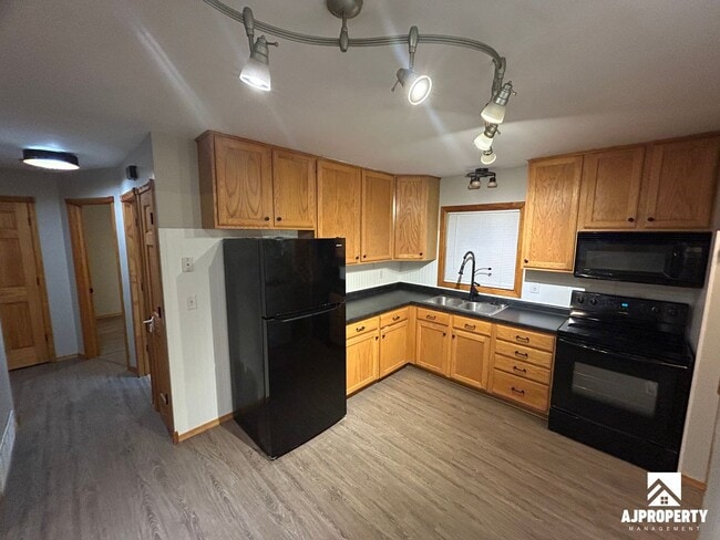 Photo - 2409 E 6th St