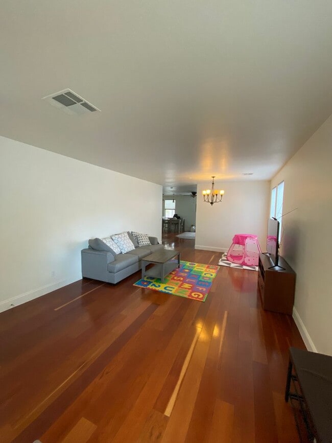 Building Photo - *COMING SOON* LAS VEGAS TWO STORY HOME WITH 4 BEDROOMS!!