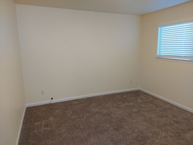 Photo - 2 Bedroom duplex with one car garage