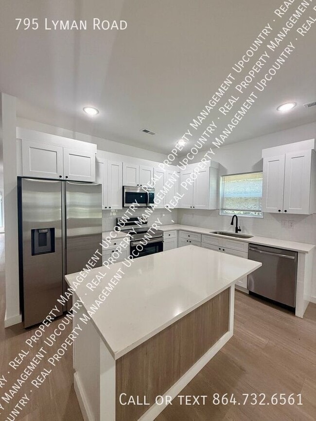 Photo - 795 Lyman Rd