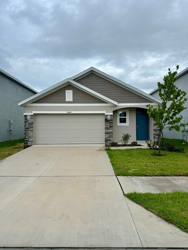 Building Photo - 32447 Weathered Oak Dr