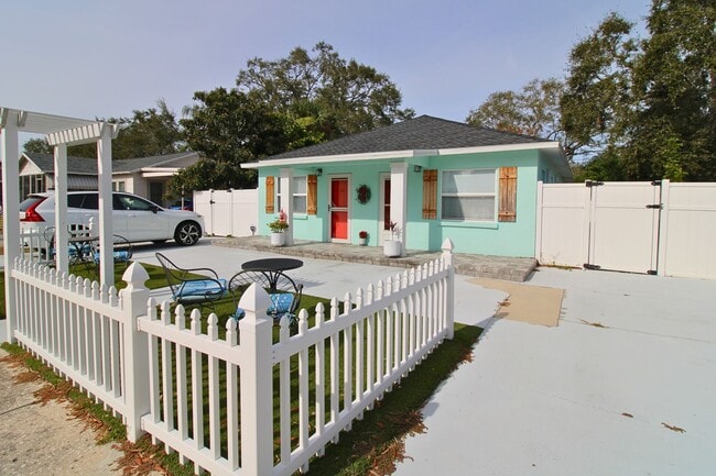 Photo - 536 Roanoke St Unit B