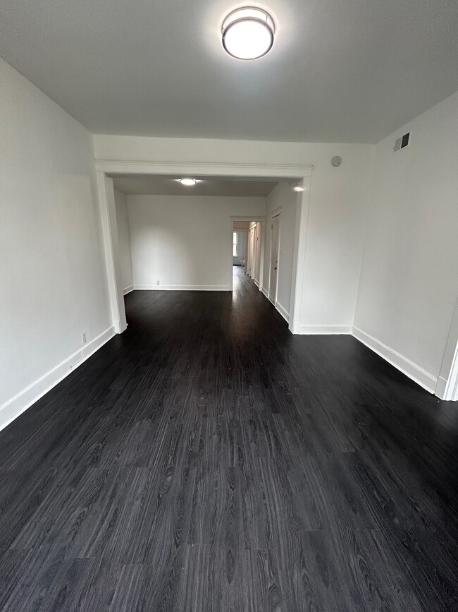 Photo - 704 W Garfield Blvd Unit 2