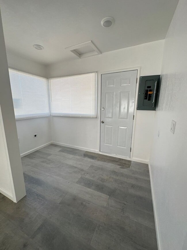 Photo - 317 Martin St