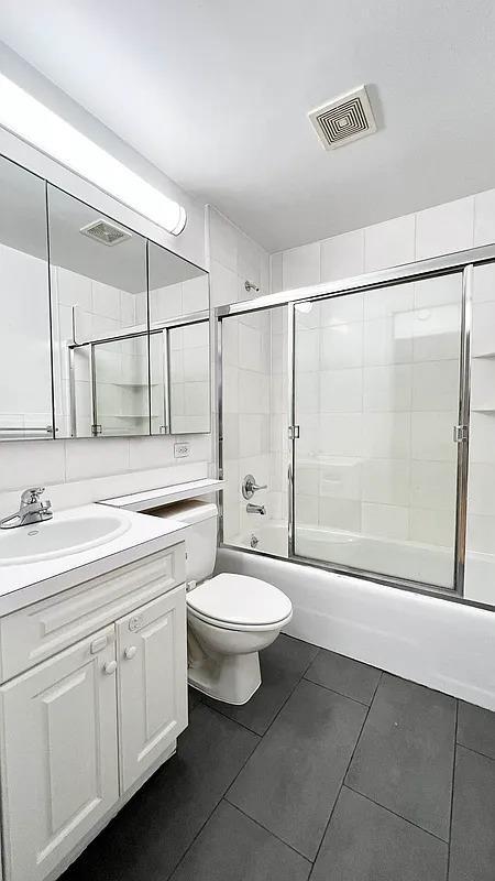 Photo - 107 E 63rd St Unit #3A