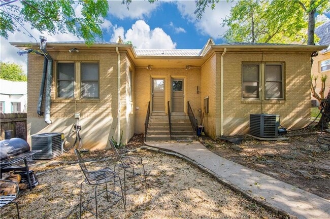 Building Photo - 405 E 32nd St Rental