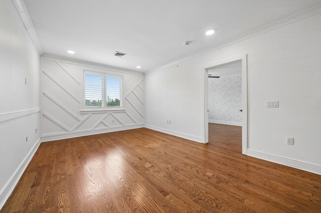 139 Sherman Pl Unit 504