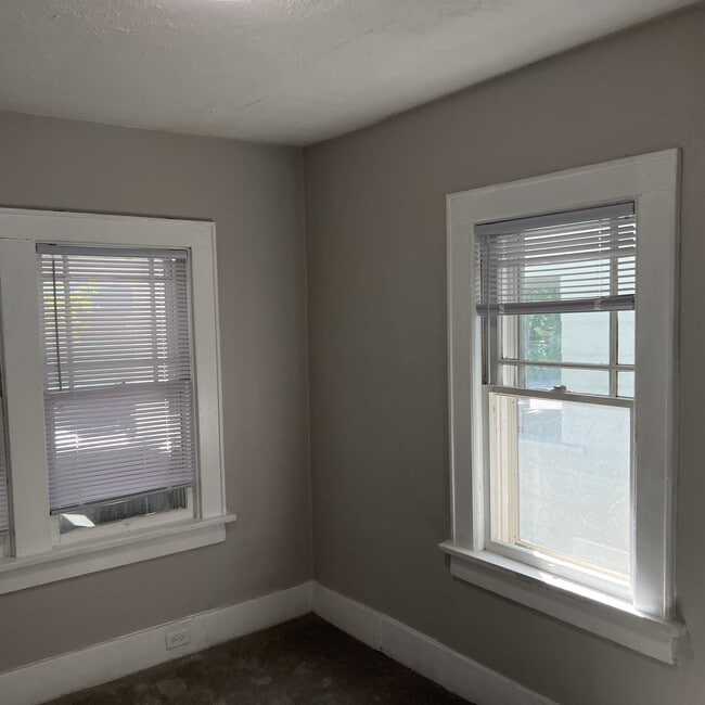 Photo - 1115 Clover St