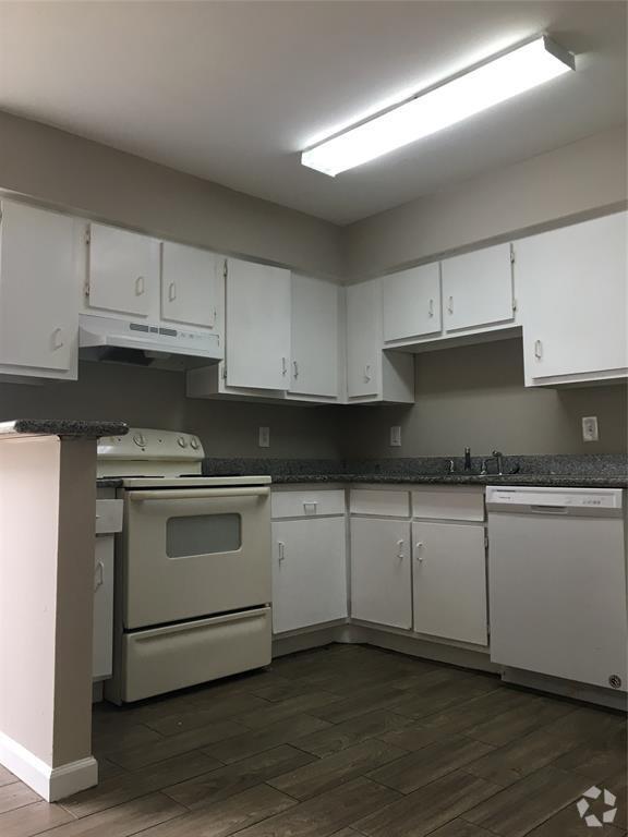 Building Photo - 5625 Antoine Dr Unit 1301 Rental