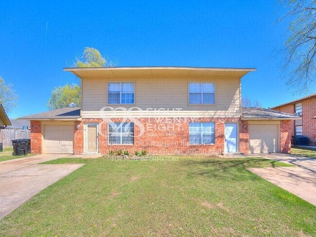 Photo - Spacious 2 Bed/2 Bath Townhome Duplex Available NOW in Moore, OK!