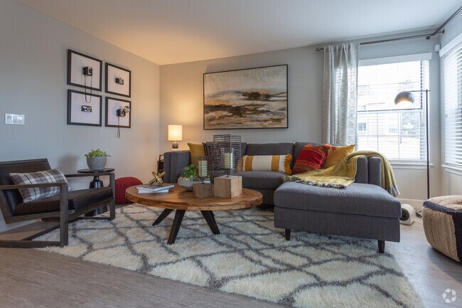1HAB, 1BA - 747 ft²
