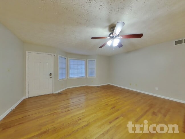 Photo - 15 Gregory Ln