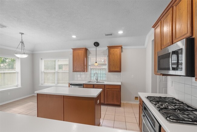 Building Photo - 95 E Whistlers Bend Cir