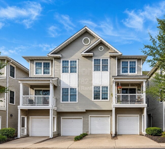 Building Photo - 4564 Superior Square Unit 4564