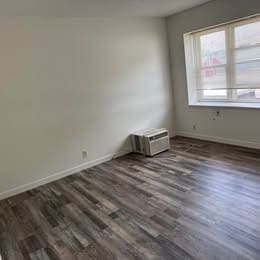 Building Photo - 271 Main St Rental