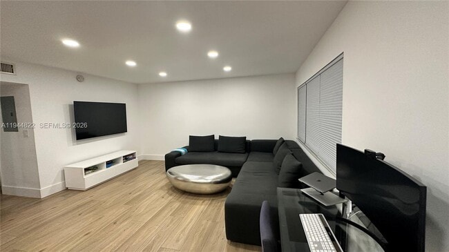 Photo - 1451 N 12th Ct Unit 11B