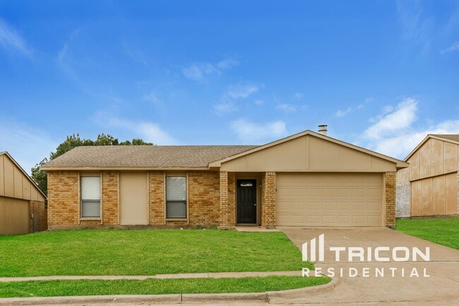 Building Photo - 9215 Sophora Dr