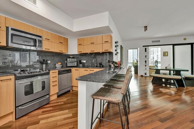 Building Photo - 350 S Miami Ave Unit 1502