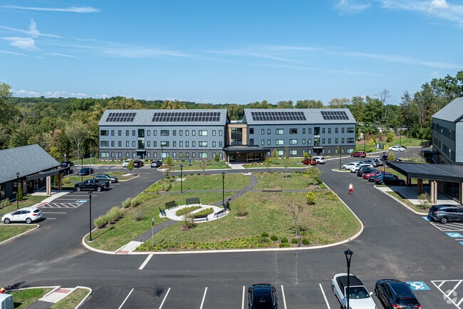 Photo - Cedar Pointe