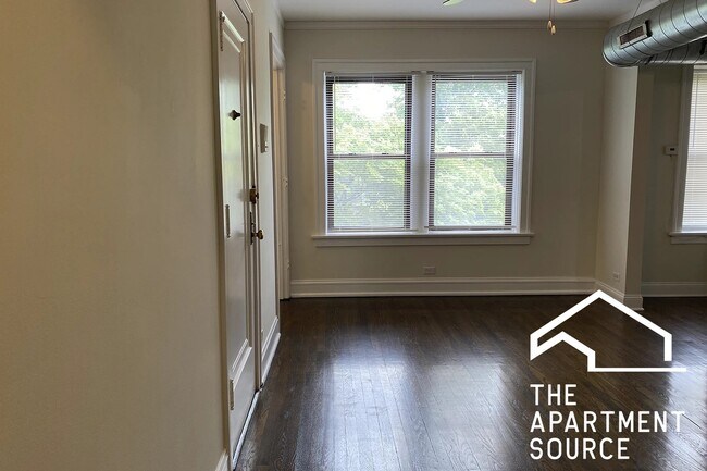 Photo - 1253 W Henderson St Unit 3