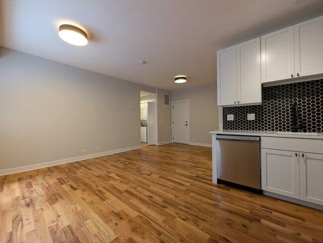 Photo - 653 W Wrightwood Ave Unit 304