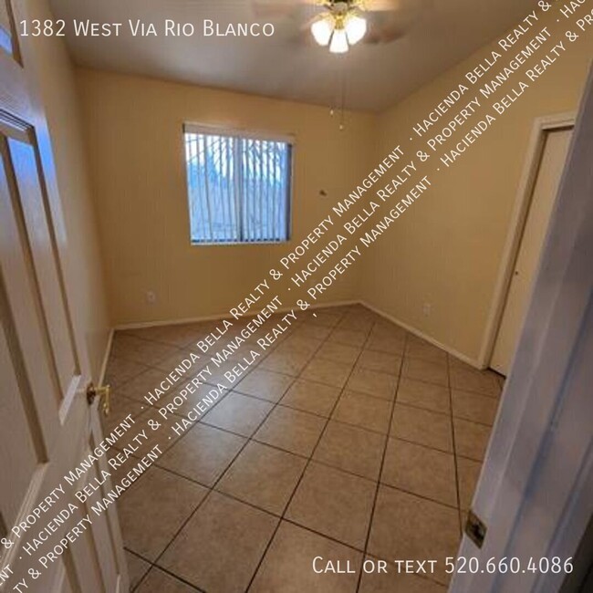 1382 W Via Rio Blanco