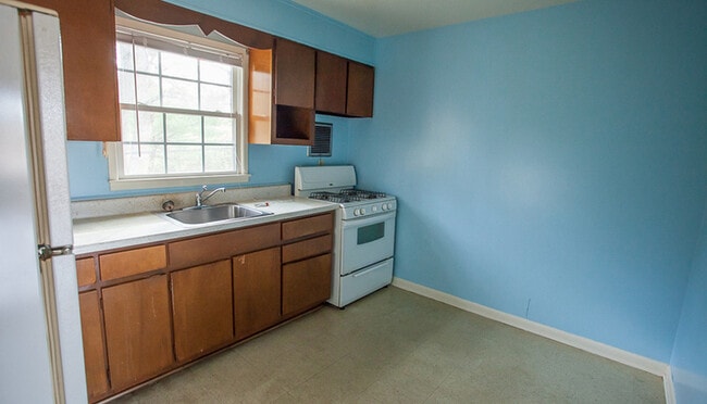 Photo - 959 Donaghe St Unit Apt. 4