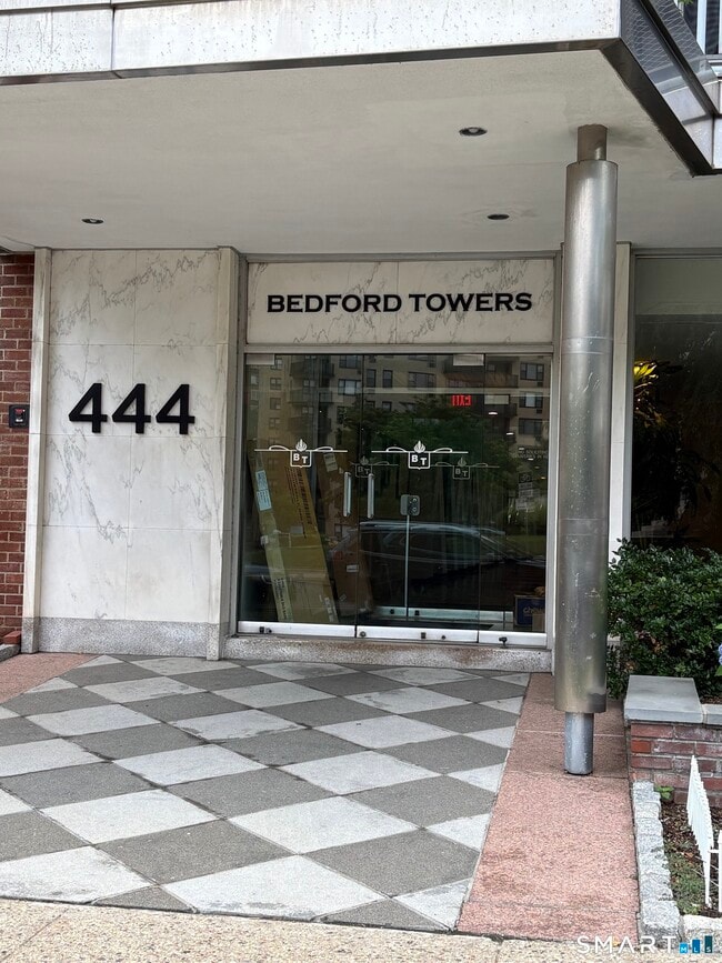 Building Photo - 444 Bedford St Unit 5M