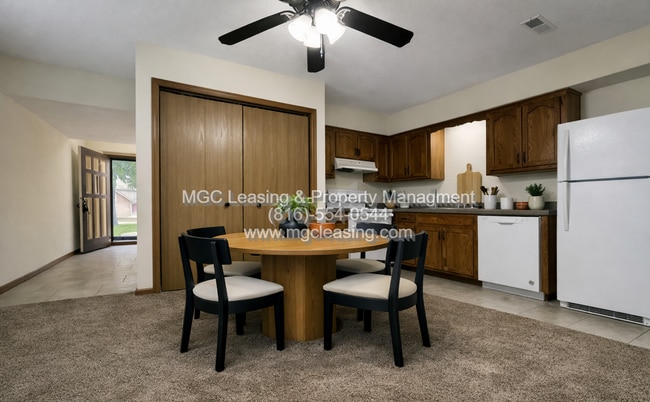 Photo - 3557-3563 NE Independence Cir
