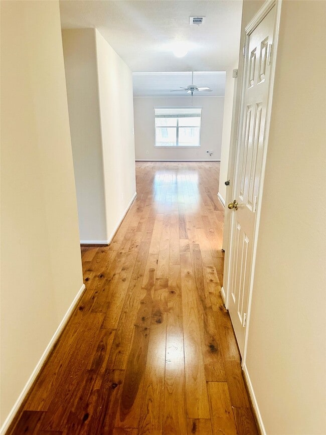 Photo - 25330 Barmby Dr