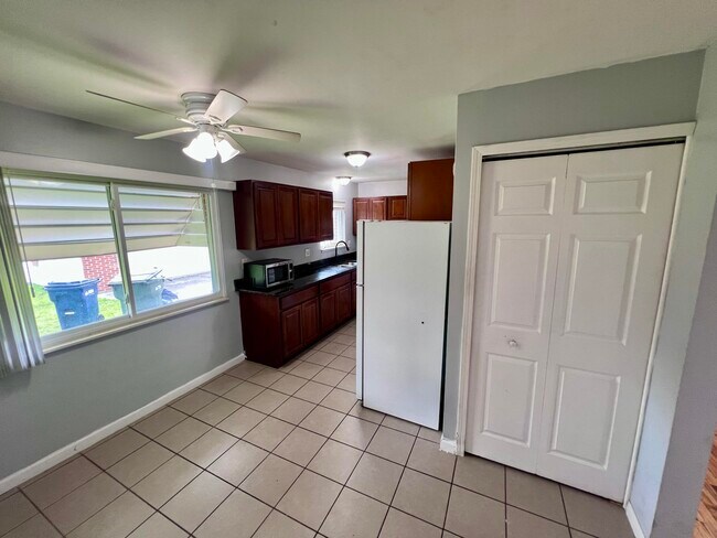 Photo - 2252 Winston Dr