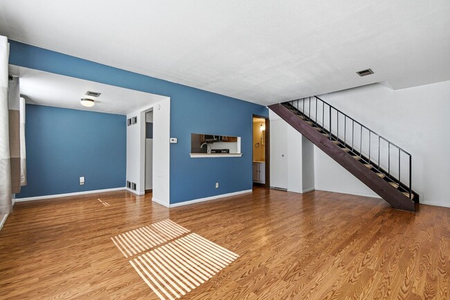 Photo - 2 Bed / 2 Bath Townhome in Denver