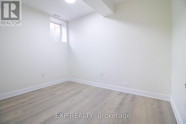 Photo - 55 William Dunlop St.