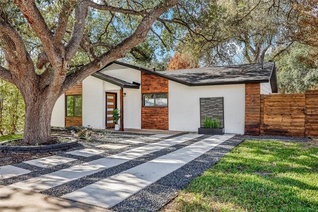 Building Photo - 813 Cardiff Dr