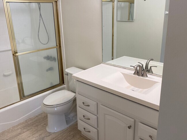 Apartamento de 2 habitaciones y 2 baños (Unidad 302)