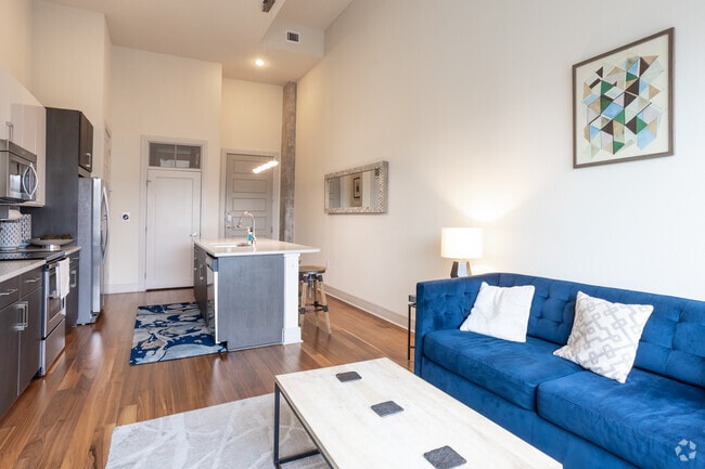 1HAB, 1BA - 657 ft² - Seven