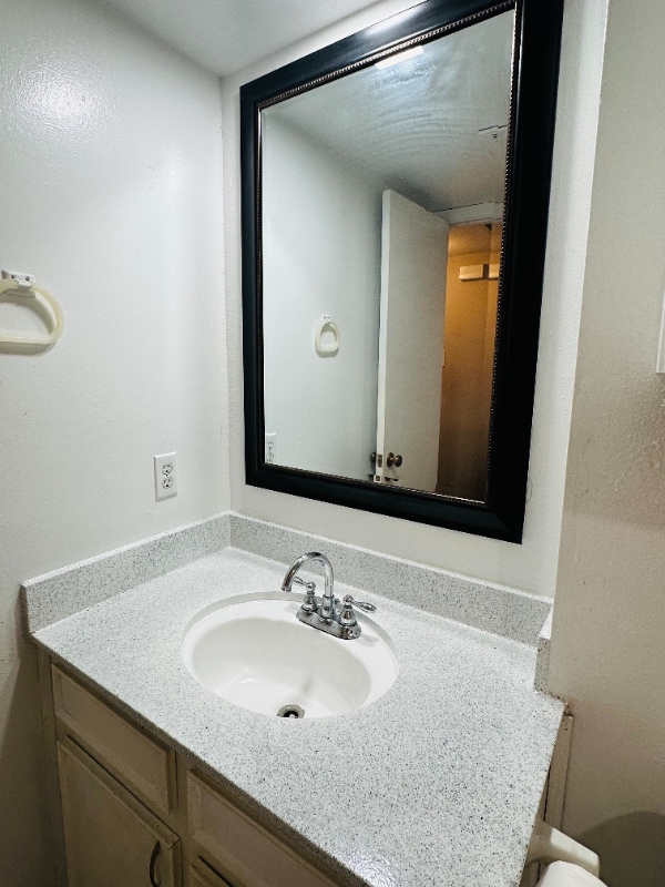 Photo - 1414 Castle Ct Unidad A