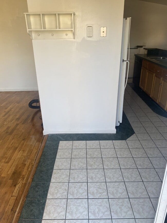 Photo - Cute with open floor plan, 3 bedroom, 1 ba...