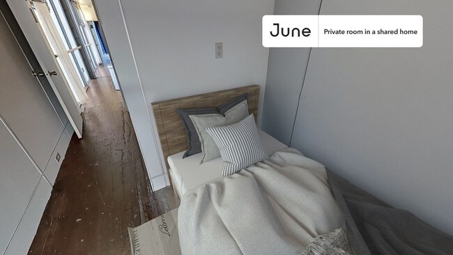 Photo - Room in Shared 6 bed/6 bath home Unidad D