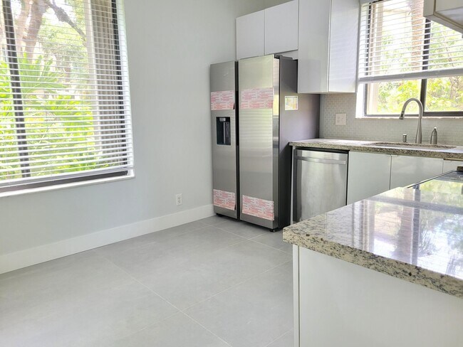 Photo - 10535 NW 10th St Unit B-129