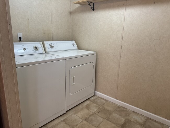 Photo - 330 Gaither Rd