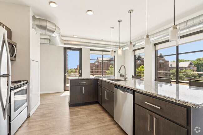 6A 6BR, 6BA - 1,763SF - Kitchen