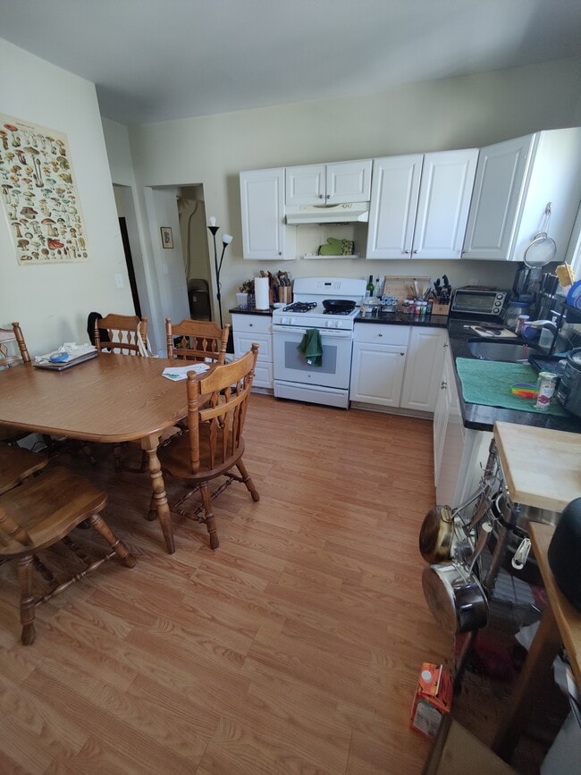 Building Photo - 21 Belknap St Unit 23