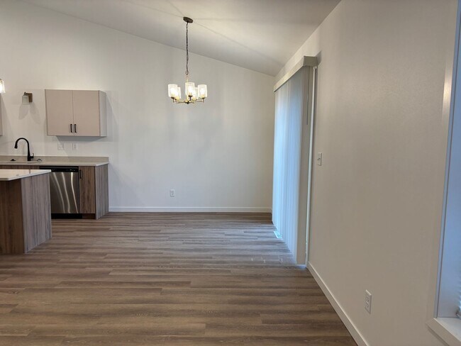 Photo - 3 Bed 3 Bath Townhome