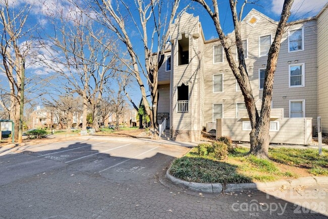 Photo - 300 S Cedar St Unidad 2