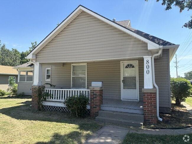 Building Photo - 800 N Grimes St Rental