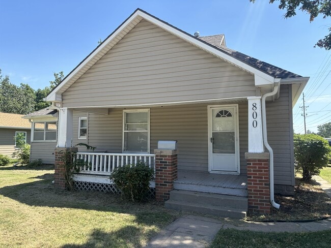 Photo - 800 N Grimes St House