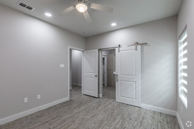 1BR, 1BA - 775 SF