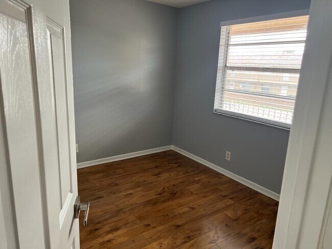 Photo - 10130 Twin Lakes Dr Unit 4-L